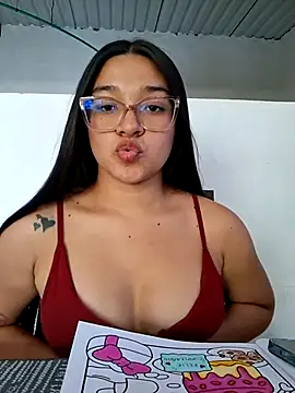 -VICKKY online show from August 6, 6:43 pm
