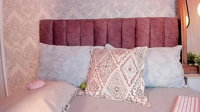 Snapshot of tiffany_becker chatting on September 25, 12:09 pm tiffany becker online show from September 25, 12:09 pm