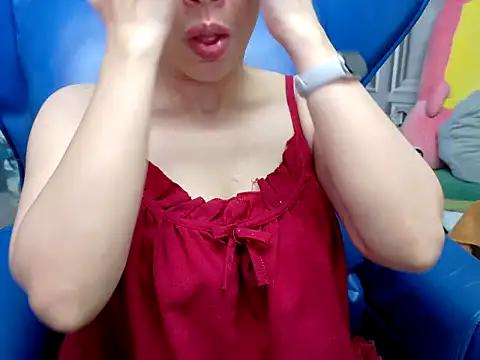 Snapshot of Cherry_6969 chatting on December 18, 1:33 am Cherry 6969 online show from December 18, 1:33 am