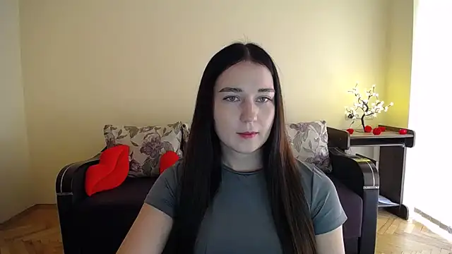 Snapshot of Pretty_shy chatting on July 6, 8:44 am Pretty shy online show from July 6, 8:44 am