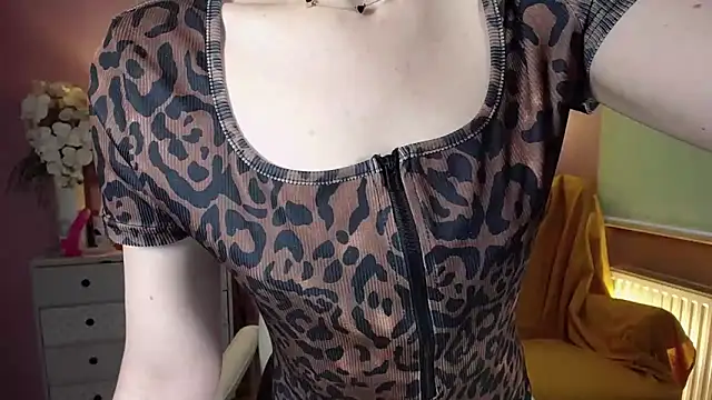 Snapshot of Mia_Tasty chatting on February 7, 7:40 am Mia Tasty online show from February 7, 7:40 am