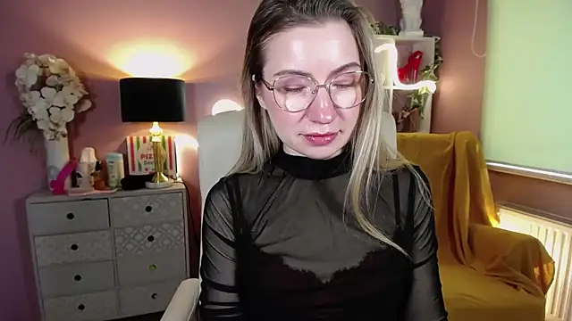 Snapshot of Mia_Tasty chatting on February 8, 11:33 am Mia Tasty online show from February 8, 11:33 am