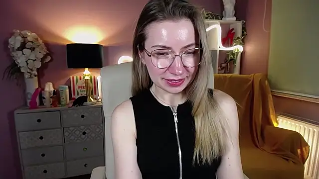 Snapshot of Mia_Tasty chatting on February 9, 8:45 pm Mia Tasty online show from February 9, 8:45 pm