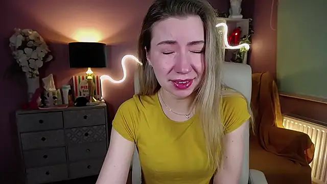 Snapshot of Mia_Tasty chatting on February 13, 7:24 am Mia Tasty online show from February 13, 7:24 am