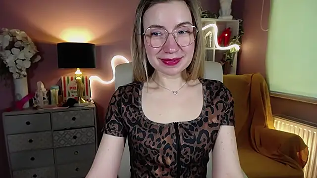 Snapshot of Mia_Tasty chatting on February 14, 10:59 am Mia Tasty online show from February 14, 10:59 am