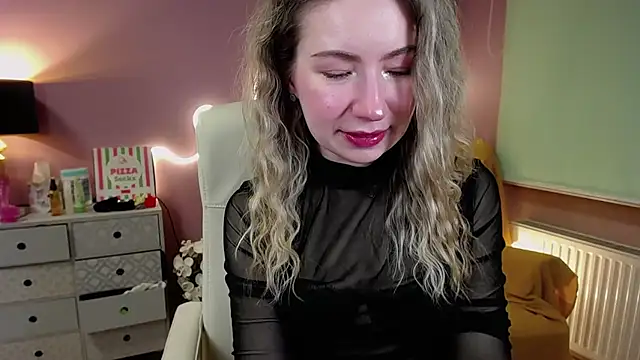 Snapshot of Mia_Tasty chatting on February 25, 2:33 pm Mia Tasty online show from February 25, 2:33 pm