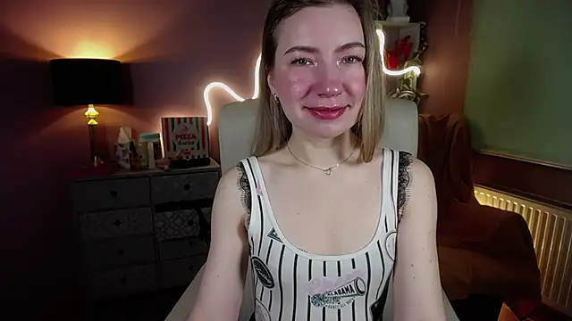 Snapshot of Mia_Tasty chatting on March 2, 7:54 am Mia Tasty online show from March 2, 7:54 am