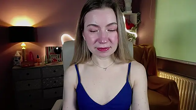 Snapshot of Mia_Tasty chatting on March 16, 7:48 am Mia Tasty online show from March 16, 7:48 am