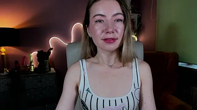 Snapshot of Mia_Tasty chatting on October 12, 1:21 pm Mia Tasty online show from October 12, 1:21 pm