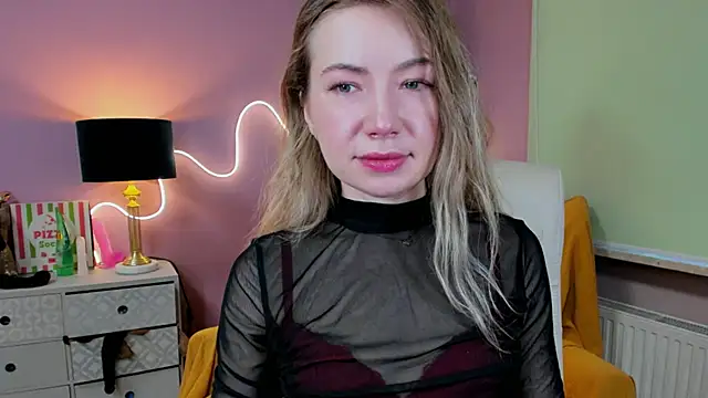 Snapshot of Mia_Tasty chatting on November 12, 7:42 am Mia Tasty online show from November 12, 7:42 am