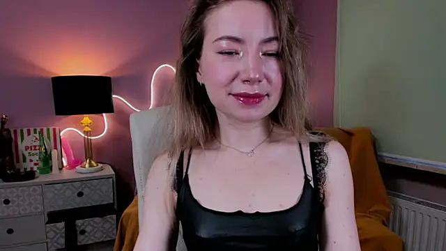 Snapshot of Mia_Tasty chatting on November 22, 7:40 am Mia Tasty online show from November 22, 7:40 am