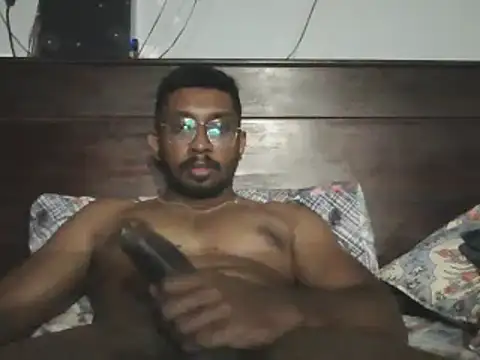 Snapshot of chennaibull101 chatting on December 28, 4:20 pm chennaibull101 online show from December 28, 4:20 pm