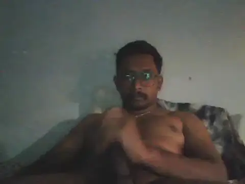 Snapshot of chennaibull101 chatting on October 2, 2:02 pm chennaibull101 online show from October 2, 2:02 pm