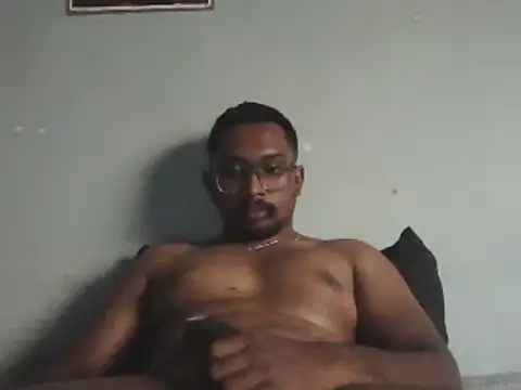 Snapshot of chennaibull101 chatting on October 14, 9:54 am chennaibull101 online show from October 14, 9:54 am