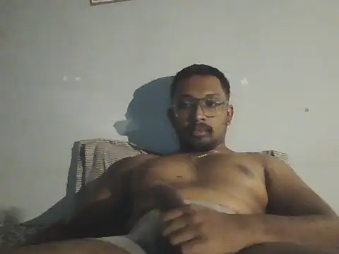 Snapshot of chennaibull101 chatting on October 19, 10:43 pm chennaibull101 online show from October 19, 10:43 pm