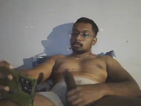 Snapshot of chennaibull101 chatting on October 25, 2:24 pm chennaibull101 online show from October 25, 2:24 pm