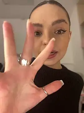 Snapshot of AnaWest chatting on February 20, 6:06 am AnaWest online show from February 20, 6:06 am