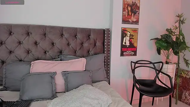 Snapshot of iriiina_veneno chatting on January 19, 2:49 pm iriiina veneno online show from January 19, 2:49 pm