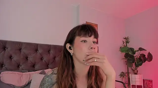 Snapshot of iriiina_veneno chatting on February 2, 4:00 pm iriiina veneno online show from February 2, 4:00 pm