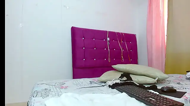 chantalsemenova1 online show from October 24, 1:51 pm