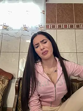 Snapshot of Emmapmg chatting on March 4, 9:29 am Emmapmg online show from March 4, 9:29 am