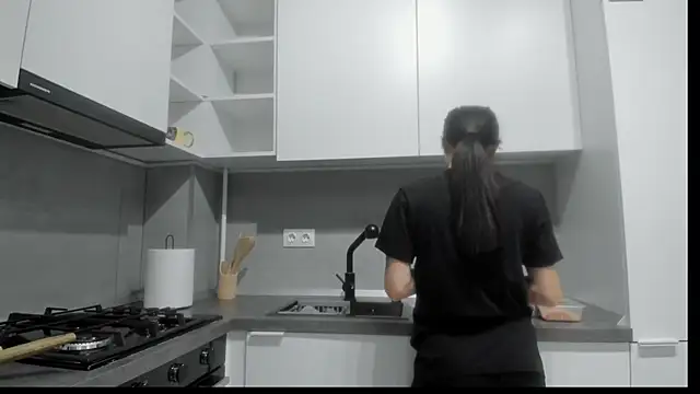 Emmapmg online show from December 18, 4:35 pm