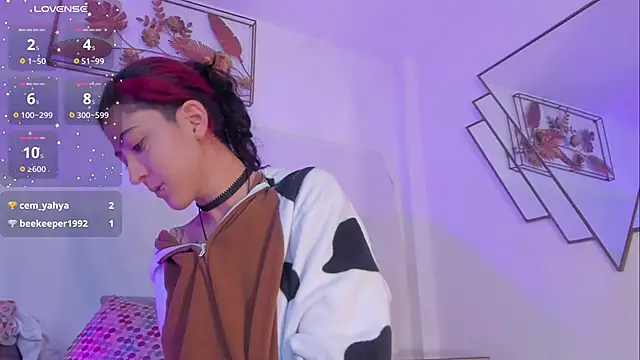 Snapshot of BonnieCute_ chatting on October 26, 12:16 am BonnieCute online show from October 26, 12:16 am