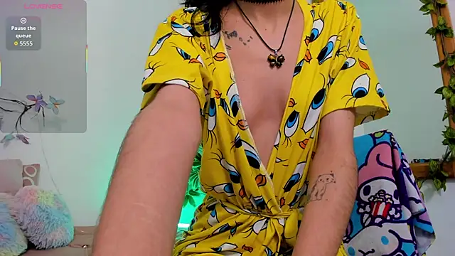 Snapshot of BonnieCute_ chatting on November 20, 12:33 am BonnieCute online show from November 20, 12:33 am