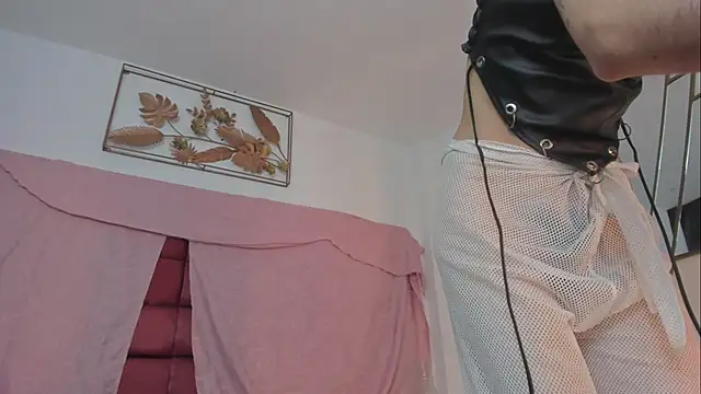 Snapshot of BonnieCute_ chatting on December 15, 11:53 pm BonnieCute online show from December 15, 11:53 pm