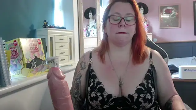 Snapshot of NikiDeeOfficial chatting on November 5, 11:43 am NikiDeeOfficial online show from November 5, 11:43 am