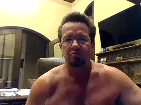 Snapshot of sluttydylan chatting on December 2, 8:30 am sluttydylan online show from December 2, 8:30 am