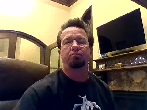 Snapshot of sluttydylan chatting on February 12, 8:49 am sluttydylan online show from February 12, 8:49 am