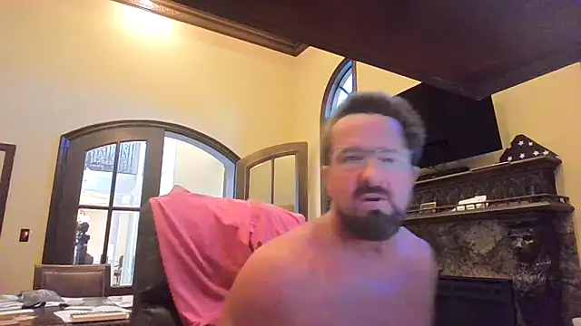 Snapshot of sluttydylan chatting on October 28, 5:48 pm sluttydylan online show from October 28, 5:48 pm