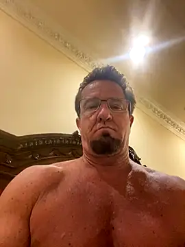 Snapshot of sluttydylan chatting on November 2, 7:33 am sluttydylan online show from November 2, 7:33 am