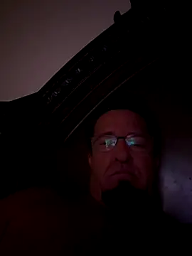 Snapshot of sluttydylan chatting on November 15, 8:00 am sluttydylan online show from November 15, 8:00 am