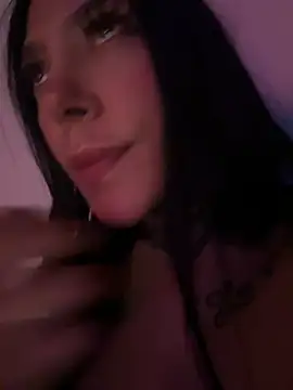 Snapshot of Cataleyasweet_19 chatting on March 17, 1:14 am Cataleyasweet 19 online show from March 17, 1:14 am