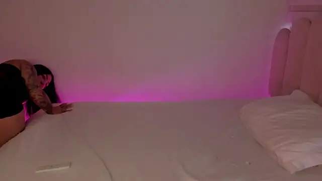 Snapshot of Cataleyasweet_19 chatting on October 21, 5:02 pm Cataleyasweet 19 online show from October 21, 5:02 pm