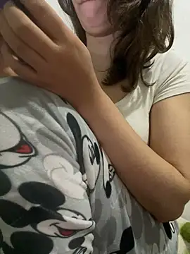 Snapshot of farah-36 chatting on December 19, 3:07 am farah-36 online show from December 19, 3:07 am