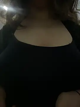 Snapshot of farah-36 chatting on December 27, 2:47 am farah-36 online show from December 27, 2:47 am