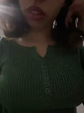 Snapshot of farah-36 chatting on February 1, 1:23 am farah-36 online show from February 1, 1:23 am