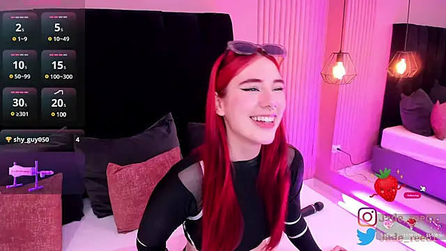 Snapshot of jade_reeed chatting on January 17, 1:03 pm jade reeed online show from January 17, 1:03 pm