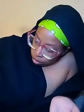 Snapshot of madamsensuale chatting on January 2, 10:22 pm madamsensuale online show from January 2, 10:22 pm