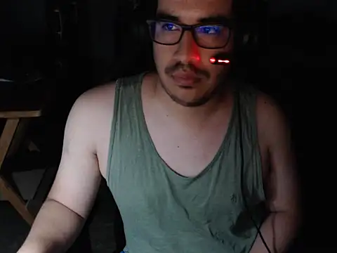 Snapshot of thealfawolf01 chatting on December 17, 6:45 am thealfawolf01 online show from December 17, 6:45 am