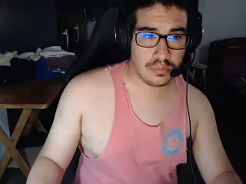 Snapshot of thealfawolf01 chatting on December 22, 4:27 pm thealfawolf01 online show from December 22, 4:27 pm