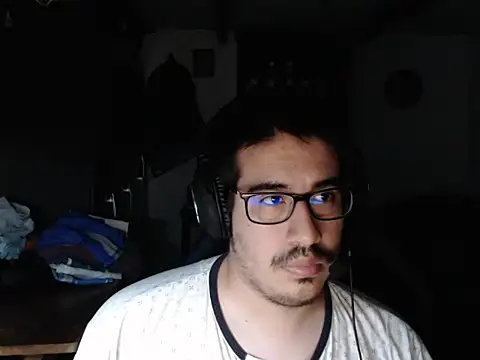 Snapshot of thealfawolf01 chatting on December 29, 3:00 am thealfawolf01 online show from December 29, 3:00 am