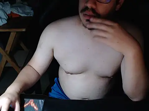 Snapshot of thealfawolf01 chatting on January 3, 1:38 am thealfawolf01 online show from January 3, 1:38 am