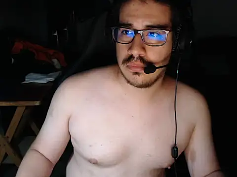 Snapshot of thealfawolf01 chatting on January 4, 2:56 am thealfawolf01 online show from January 4, 2:56 am