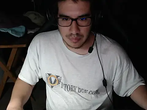 Snapshot of thealfawolf01 chatting on January 5, 3:43 am thealfawolf01 online show from January 5, 3:43 am