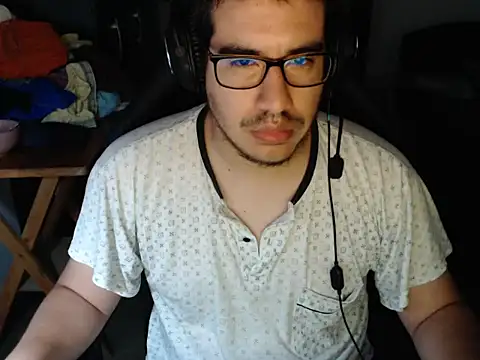 Snapshot of thealfawolf01 chatting on January 8, 12:26 pm thealfawolf01 online show from January 8, 12:26 pm