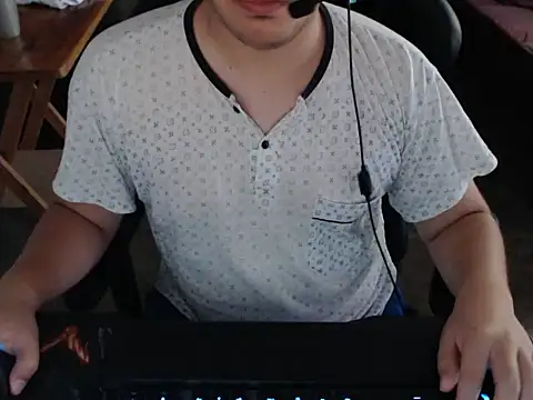 Snapshot of thealfawolf01 chatting on January 26, 8:34 pm thealfawolf01 online show from January 26, 8:34 pm